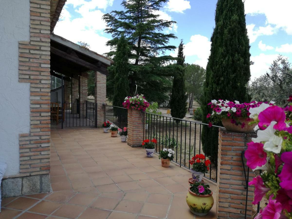 Burguillos de Toledo Casa Rural La Amistadヴィラ エクステリア 写真